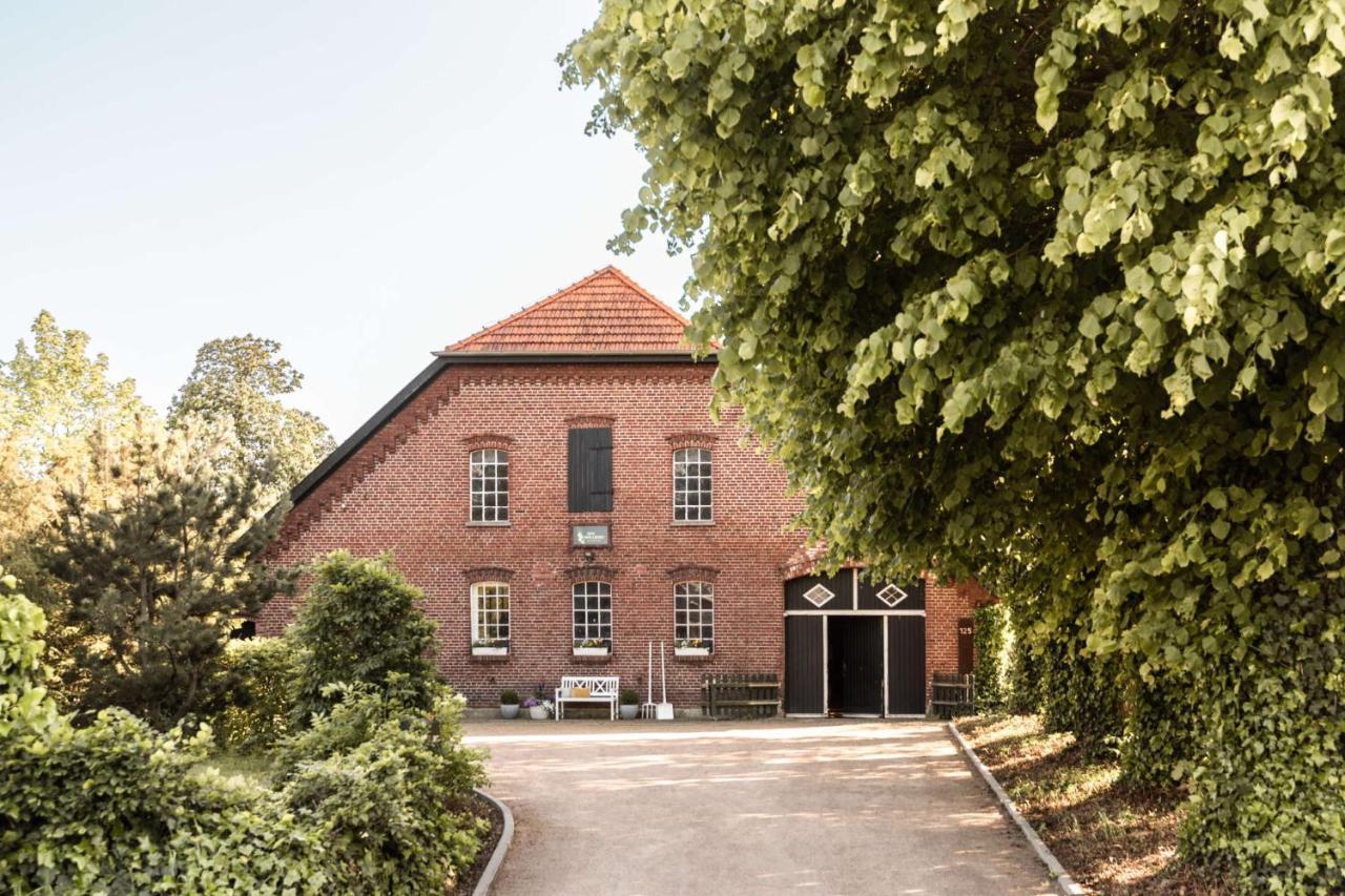 Hotel Hofgut Mollberg à Wiefelstede Extérieur photo